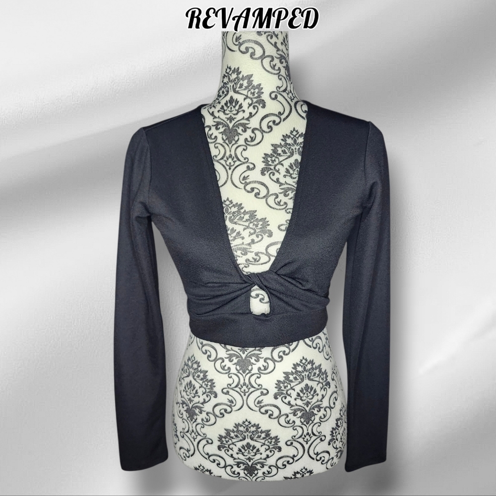 REVAMPED Cropped Top With Cut-out - Medium